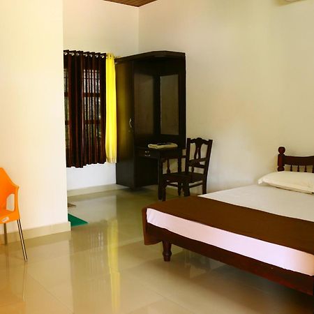 Baywatch Beach Resort Alappuzha Exterior photo