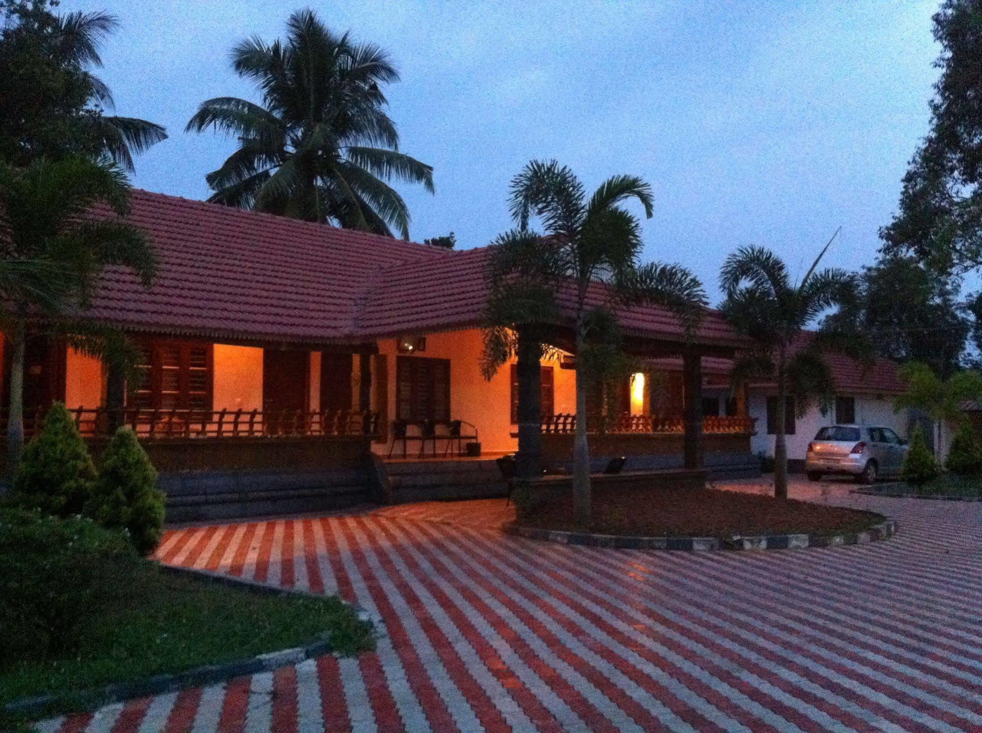 Baywatch Beach Resort Alappuzha Exterior photo